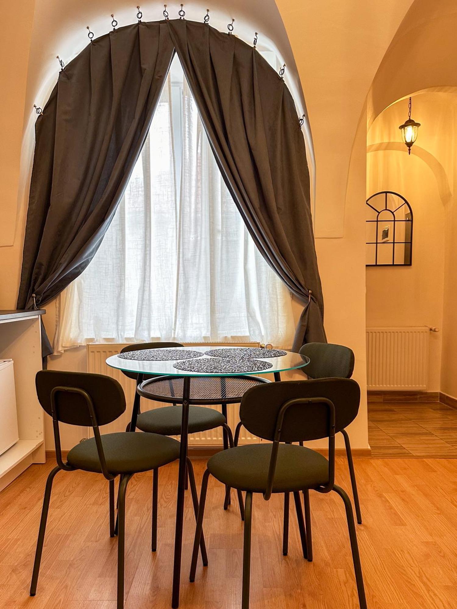 Serenity House Apartments 시비우 외부 사진